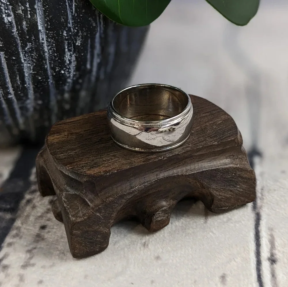 Silver color wide band thumb ring, unisex